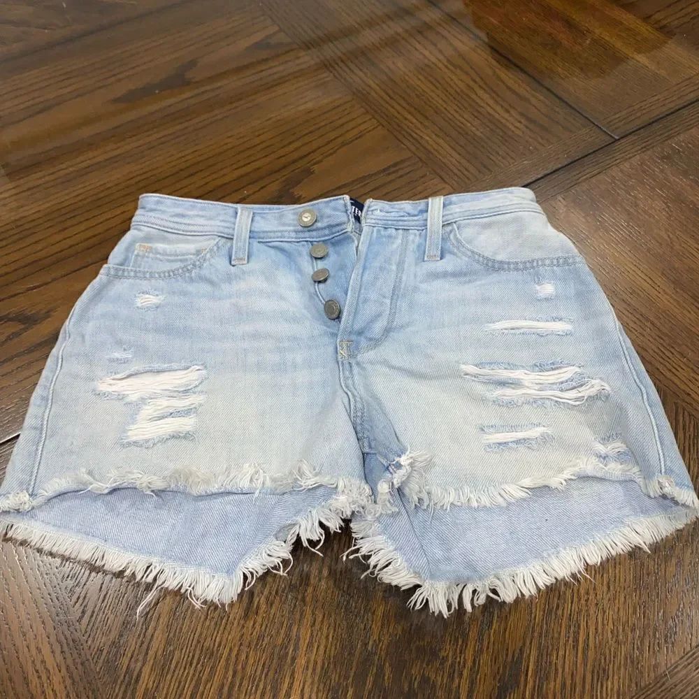 Hollister denim High Rise mom shorts 3” size 00